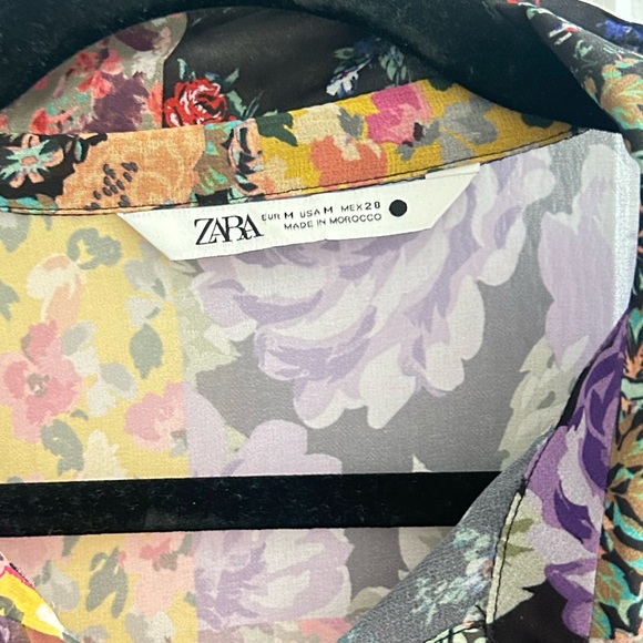 Beautiful summer patterned dress from Zara only worn twice - Picture 3 of 3